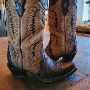 Corral A4182 - WOMEN'S TAN EMBROIDERY BROWN CAIMAN VAMP SNIP TOE COWBOY BOOT EUC
